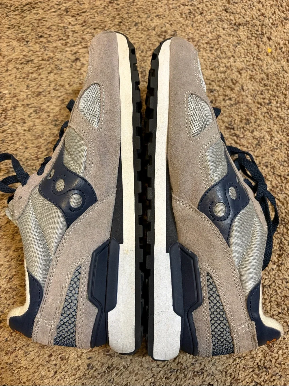 Saucony 10.5 Light Gray and Navy Sneakers suede